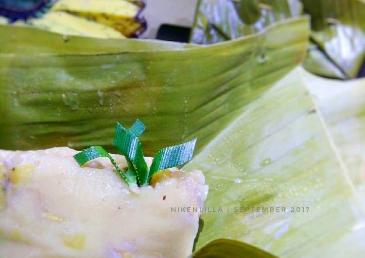 resep lengkap untuk Utri / Nagasari Gula Merah