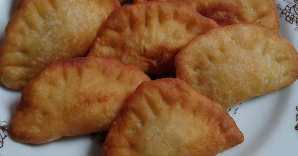 Resep Pastel Mini Isi Ayam ala Arini Priyanti Eka