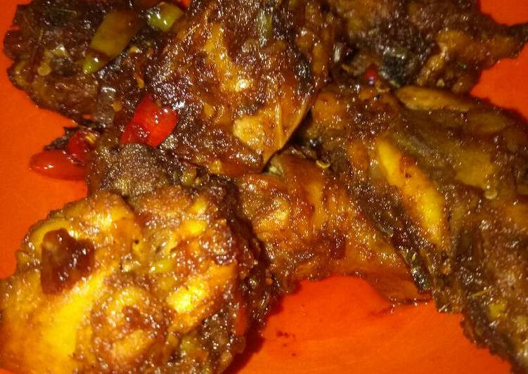 bahan dan cara membuat Ayam kecap pedas simple