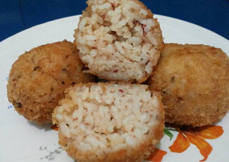 cara membuat Arancini (Bola-Bola Nasi Goreng)