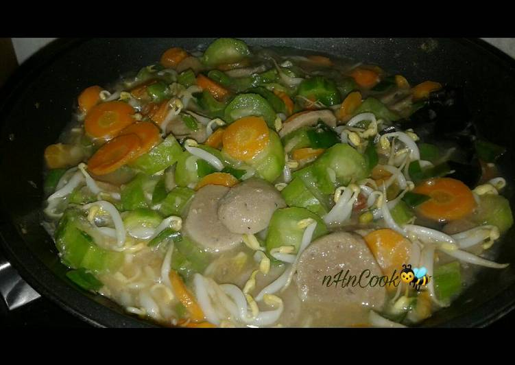 resep makanan Tumis Oyong Campur Bakso Tongkol Segerr??