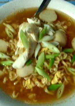 Tomyam mie + baksoikan yummy