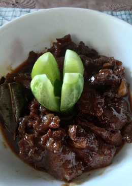 Rendang daging sapi