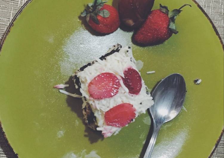 resep makanan Melted Strawberry Oreo Cheesecake