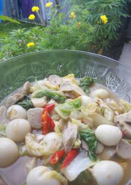 Sawi kuah puyuh bakso