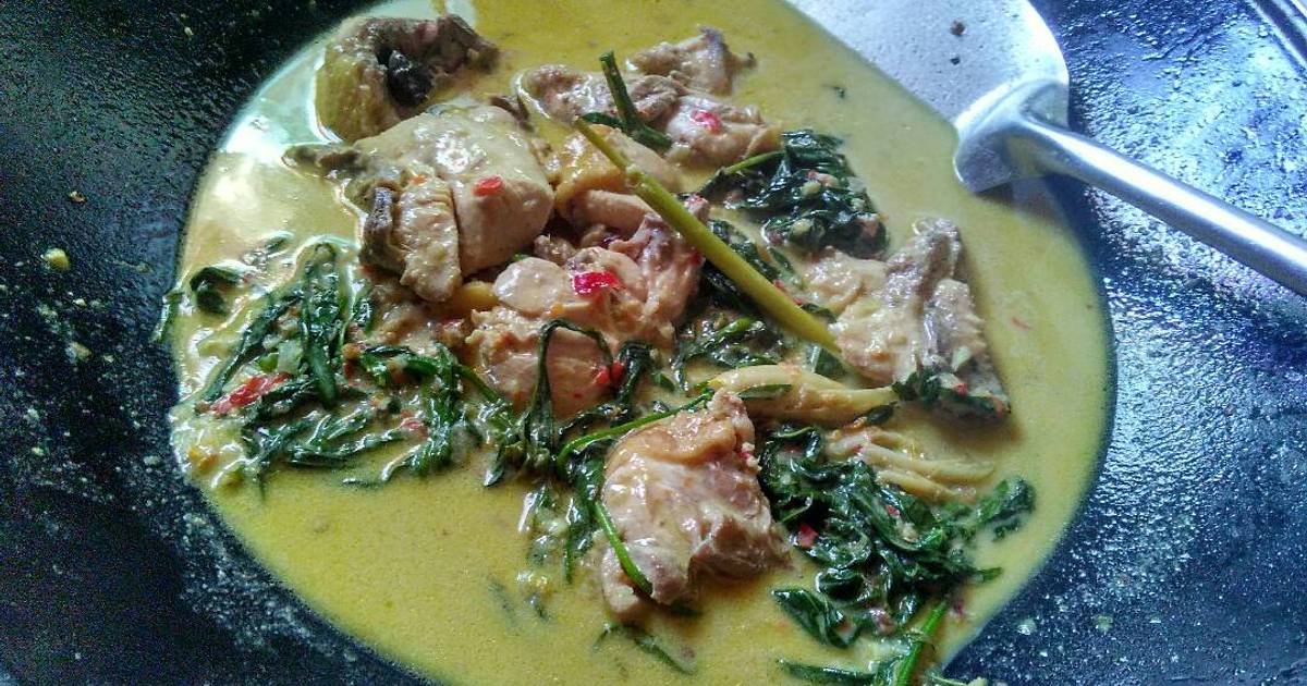 Resep Ayam gulai daun singkong ala Ummi Shiba ( Yulia Kamalasari )