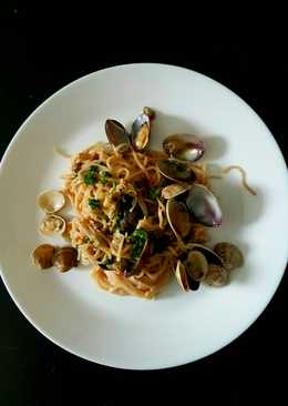 Pasta alla vongole bianca (pasta kerang)