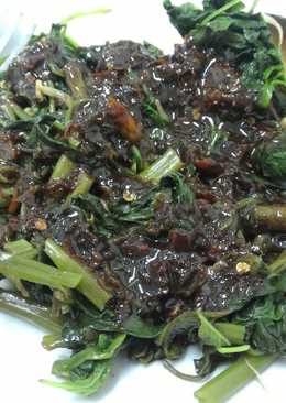 Rujak kangkung-bayam petis