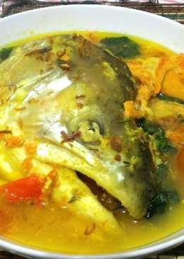 Pindang kepala salmon