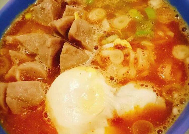 cara membuat Mie kuah bakso telur ala abang-abang