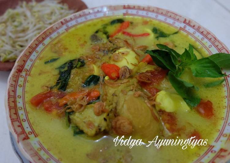 gambar untuk resep Ayam Telur Kuah Kemangi/Penyet Kuah