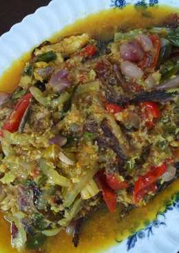Ikan mujaer bumbu kuning