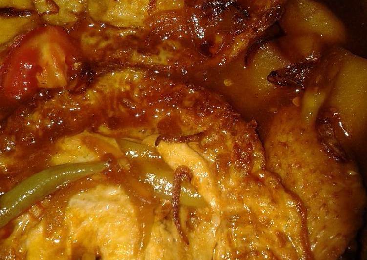 bahan dan cara membuat Semur ayam telor ceplok