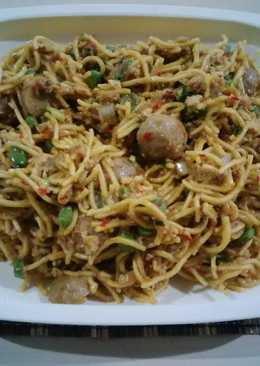 Mie kuning goreng sederhana