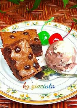 Brownies panggang chocochips dengan ice cream