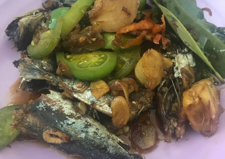 Tumis ikan keranjang pedas ala anak kos yg kangen masakan rumah foto resep utama