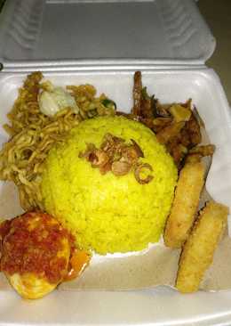 Nasi kuning simpel