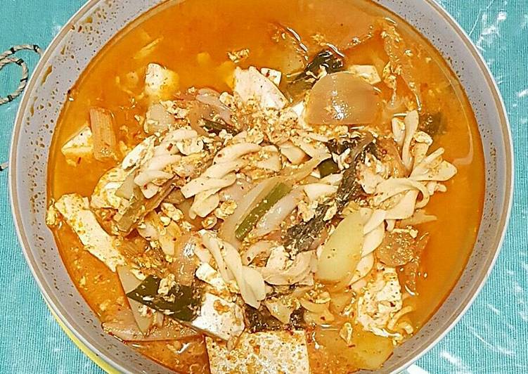 resep makanan Sundunbu kimchi soup