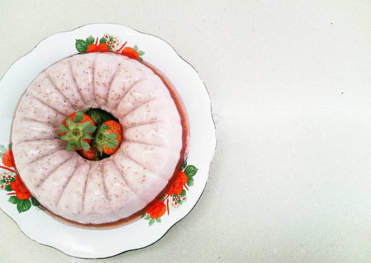 gambar untuk cara membuat Puding Susu Strawberry