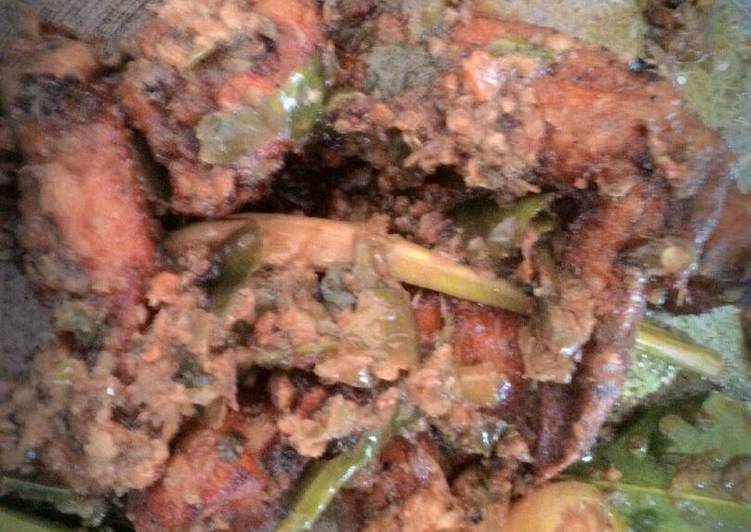 cara membuat Ayam goreng bumbu ijo ??