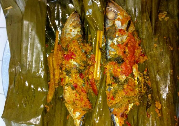 resep makanan Pepes ikan kembung banjar