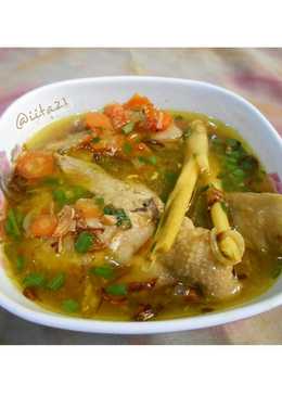 Soto/sup ayam (?)