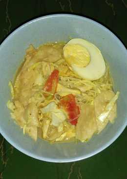 Soto ayam kuah kuning