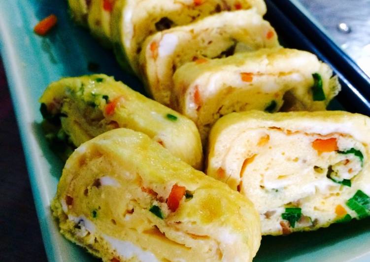 gambar untuk cara membuat Tamagoyaki (egg roll atau telur dadar gulung)