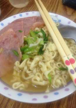 Ham Noddle ala Singapore & Hongkong untuk sarapan! (Dengan Resep Sup Kaldu Homemade)