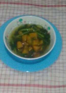 Sayur bening bayam dan labu kuning