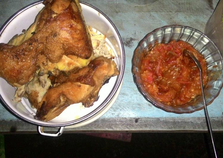 resep masakan Ayam goreng + sambel tomat pedes manis