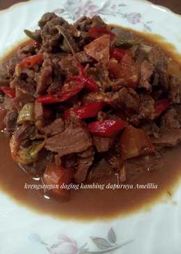 Krengsengan kambing super puedezzz..