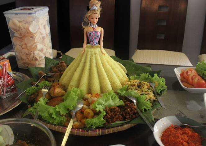 Resep Tumpeng nasi kuning barbie dan lauk pauk oleh 