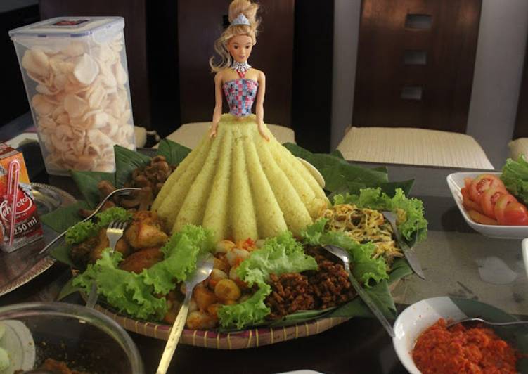 bahan dan cara membuat Tumpeng nasi kuning barbie dan lauk pauk