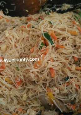 Bihun goreng wortel