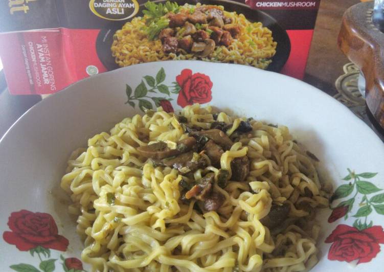 3.Mi goreng ayam jamur