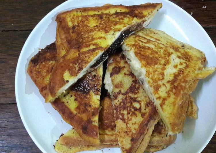 cara membuat Roti bantal pisang coklat dan pisang keju