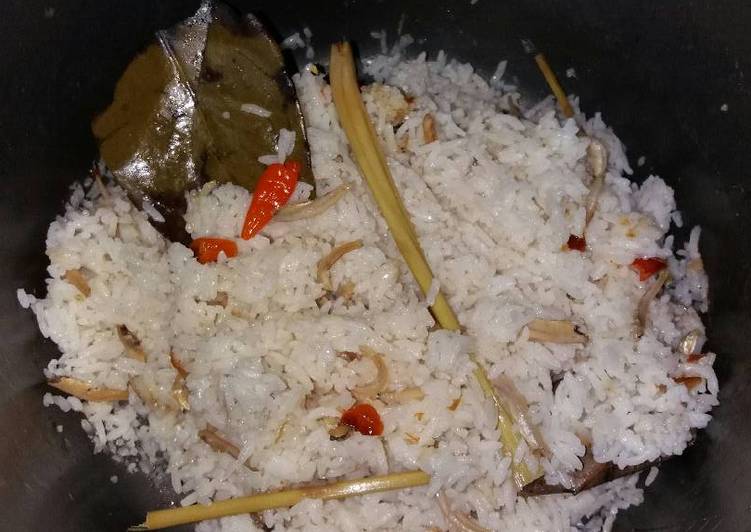 gambar untuk resep makanan Nasi liwet magicom simple ala bumil