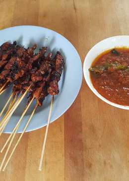 Sate babi plecing khas singaraja