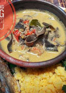 Gulai jantung pisang (ontong)