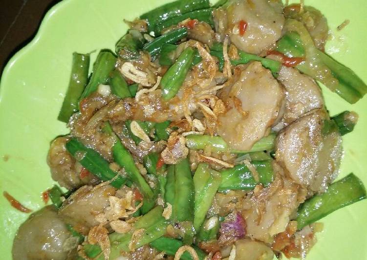 gambar untuk resep Tumis pentol kacang panjang dan udang papay