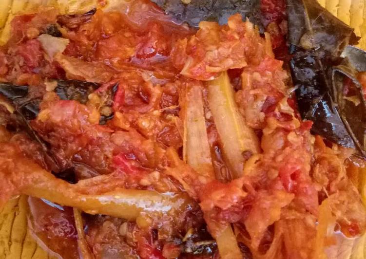 bahan dan cara membuat Sambel nasi uduk betawi