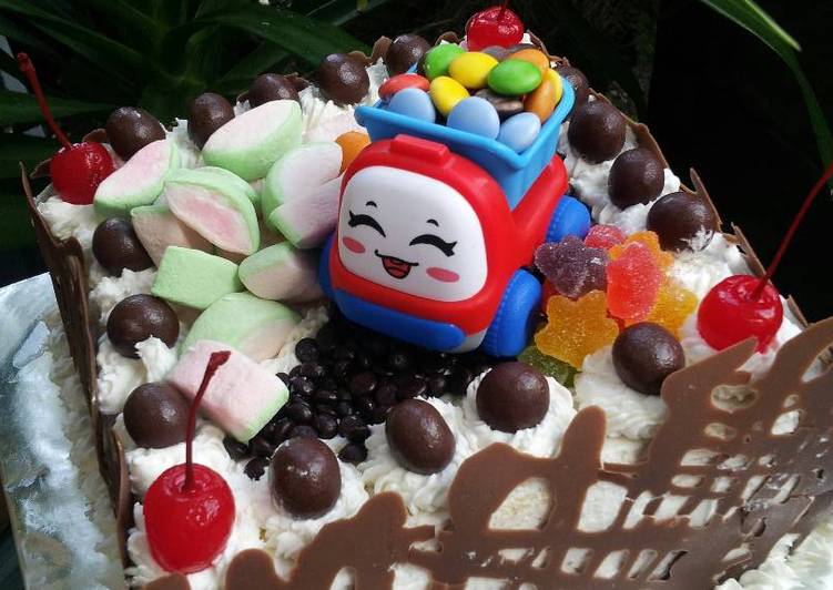 gambar untuk cara membuat Cake Ultah Dadakan (Spongecake Base Cake)