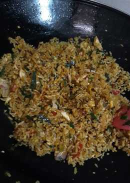 Nasi goreng daun mengkudu