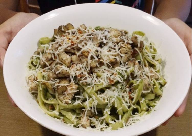 resep makanan Fettuccini Saus Pesto Alpukat (Avocado Pesto Fettuccine)