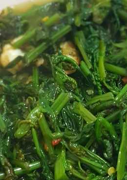 Sayur paku dan kangkung tumis