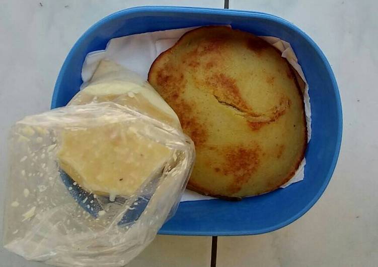 gambar untuk cara membuat Pancake kentang greentea saos keju creamy