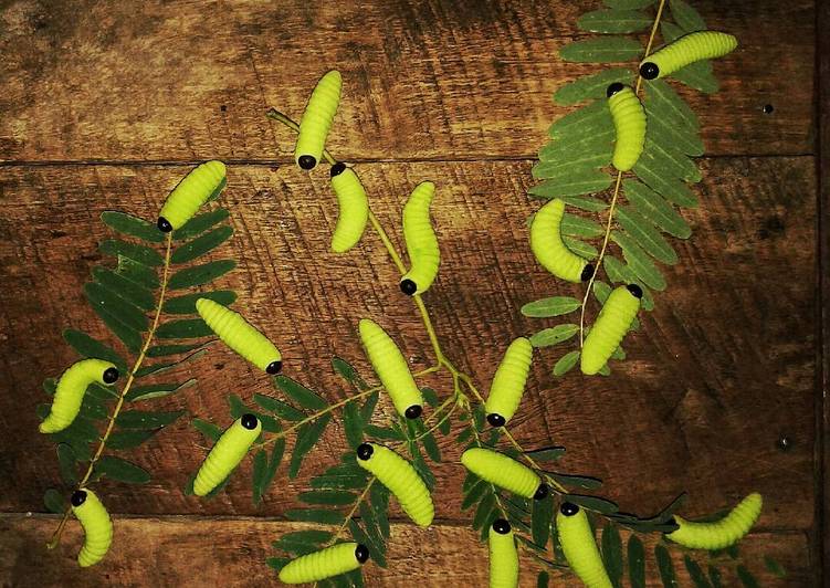 resep masakan Banana Caterpilar Cookies