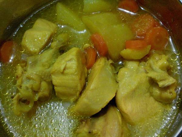 Sup Ayam Kuning (Soup ayam kunyit)