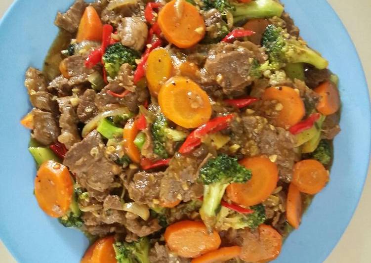 resep lengkap untuk Daging sapi lada hitam cah brotel (brokoli wortel)